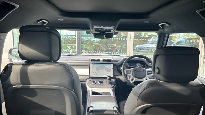 Land Rover Defender 3.0 D350 X-Dynamic HSE 90 3dr Auto Diesel Estate